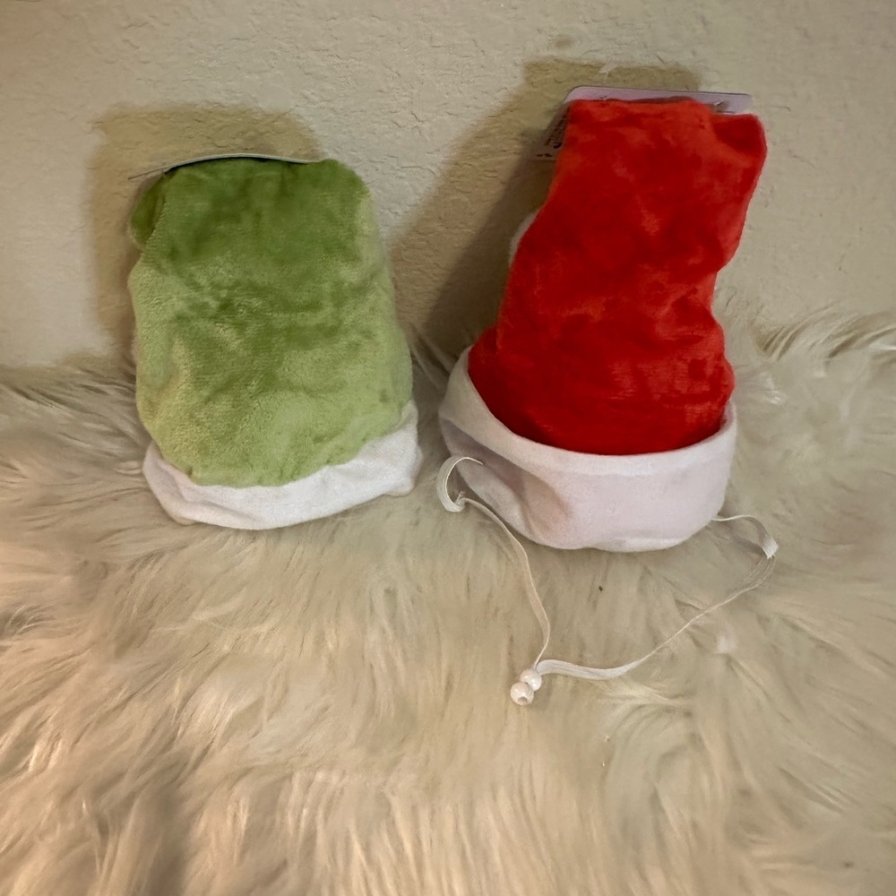 🩷5/$10 Green and Red Santa DOG Hat Set